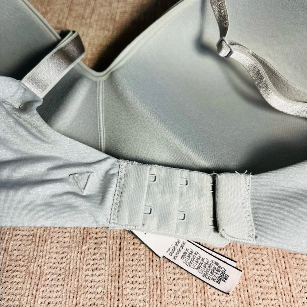 Victoria Secret Women's Light Gray Bra Sz 36DDD - Picture 3 of 5